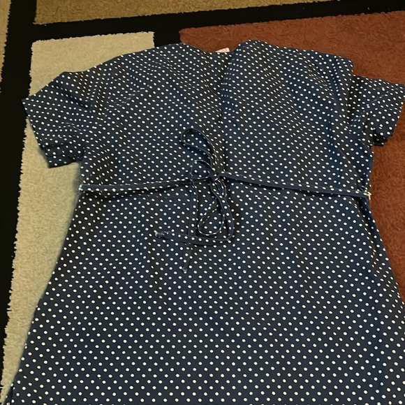 💙Polka dot nursing top / women’s medium / two front pockets / tie in back - Picture 10 of 10